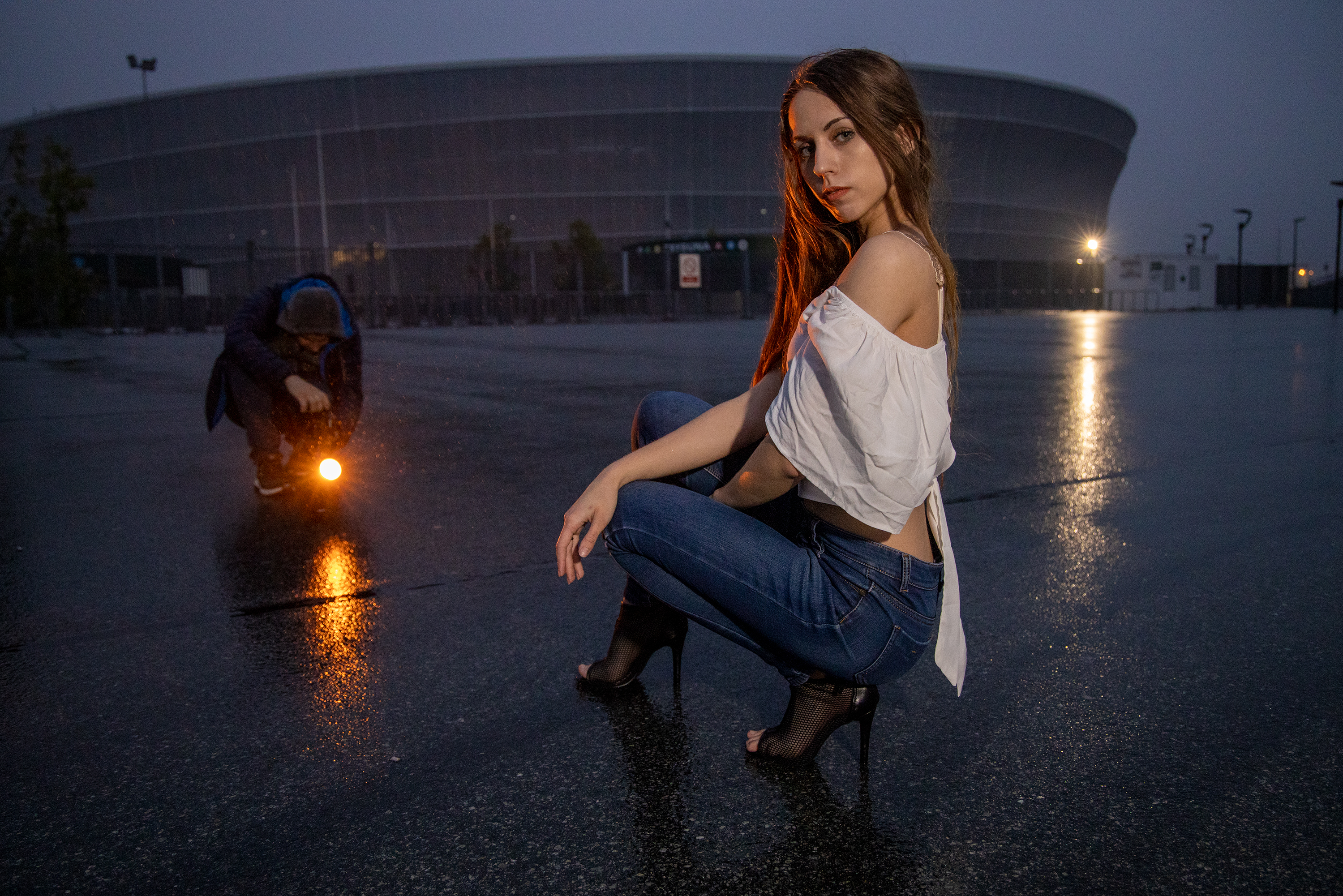 Backstage - lampa w kontrze z filtrem żelowym i kopułą dyfuzyjną